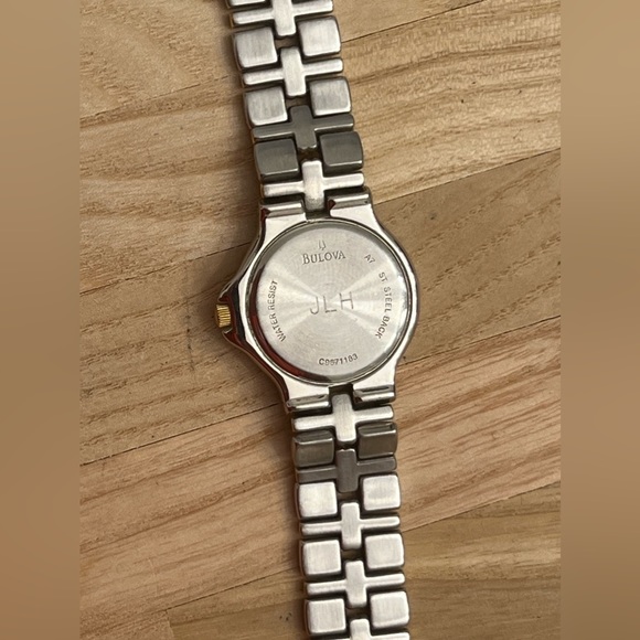 Bulova Ladies Watch White Dial Two Tone Bracelet Date Window 98U02 - Picture 10 of 13